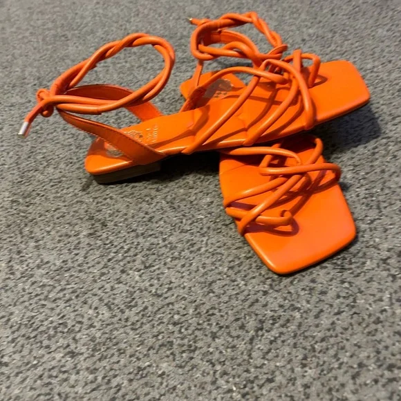 Vince Camuto Sandals - Picture 2 of 6